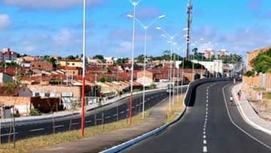 Implantação de Pavimentação em Vias Públicas Urbanas.- Feira de Santana.