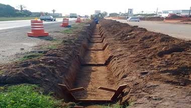 Construção de vias de acesso as quadras M e N do CIS no Núcleo da BR-324.