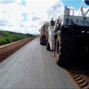 Pavimentação em TSD na rodovia BA. 693.