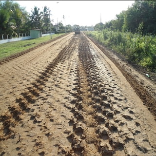 Execução de obras de restauração do pavimento em CBUQ. Cacha Pregos-BA.